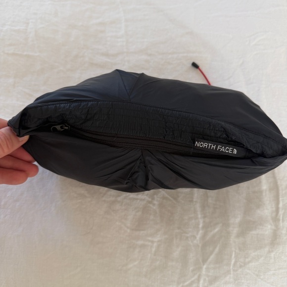 The North Face Men's Charcoal Puffer Jacket - Picture 4 of 5